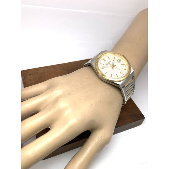 Seiko Men's Watch SUR558 Quartz Silver Dial Date Two Tone Stainless Steel 39mm - Picture 5 of 15